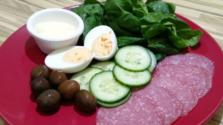 8 Simple Salami Platter